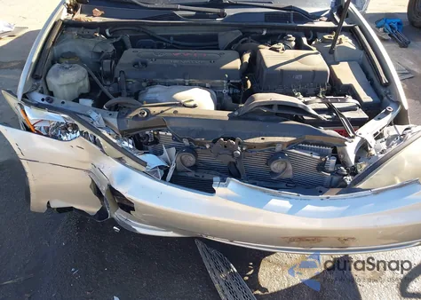 2004 Toyota Camry Le z USA, uszkodzony, nr VIN 4T1BE32K04U842793